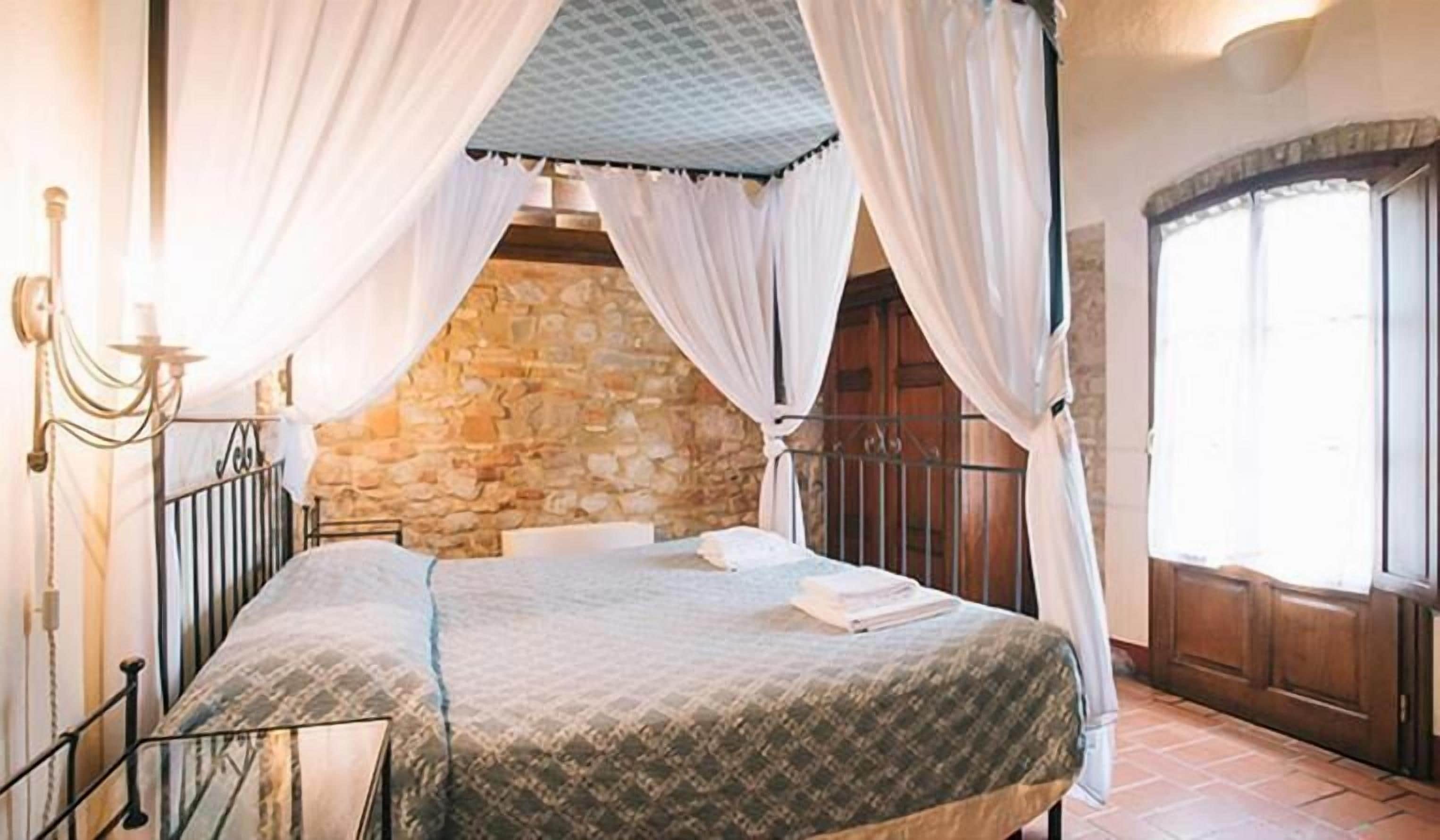 Apartment (CELLOLE) | Free WiFi