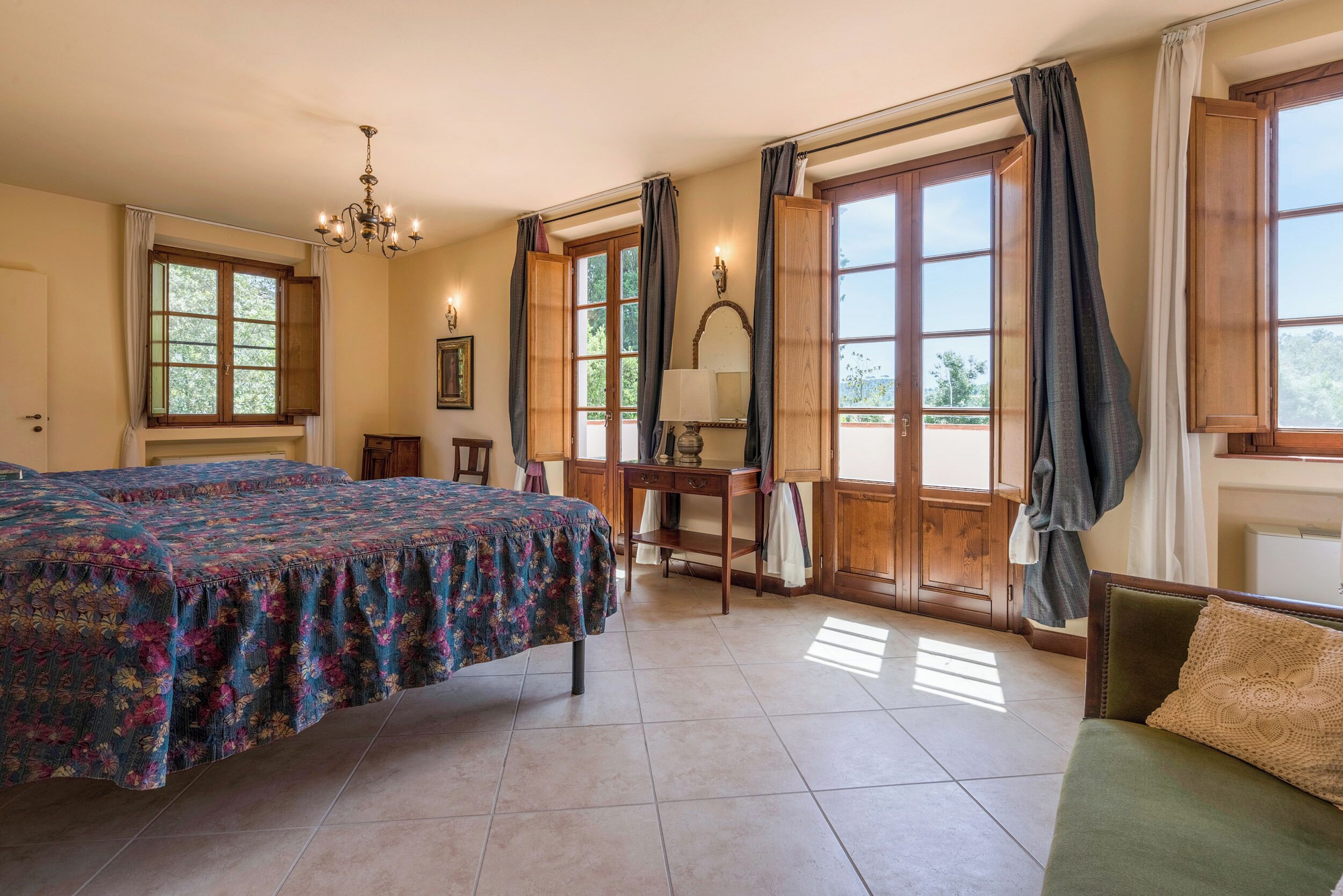 Junior Double or Twin Room | Free WiFi