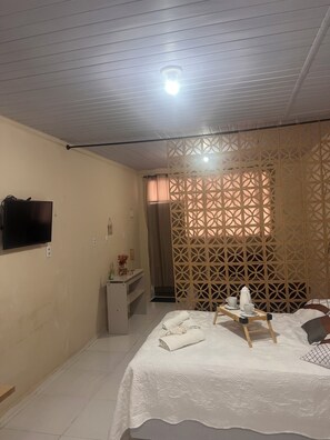 1 bedroom, bed sheets - Cozy studio in the heart of Belém (Belém)