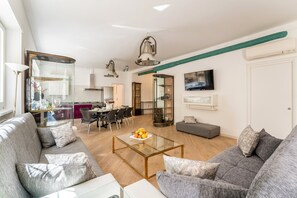 Deluxe Apartment, 4 Bedrooms | Living area - Rome As You Feel - Vatican Deluxe Apartment - Telesforo (Rome)