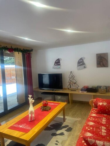 Family cocoon for nature lovers overlooking the forest.