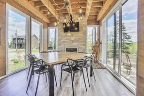 Dining - Comfort & Relaxation with Spa  | Le Clubhouse (Saint-Côme)
