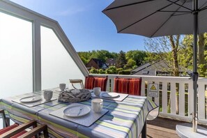 Outdoor dining - Ferienwohnung mit Balkon in St.Peter-Ording (St Peter-Ording)