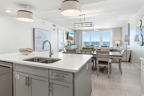 Interior - Stunning and Spacious Gulf Front Blu 204 - Free Beach for 2 (Fort Walton Beach)