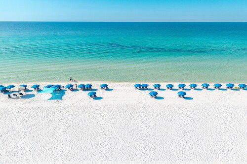 Stunning and Spacious Gulf Front Blu 204 - Free Beach for 2
