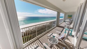 Property grounds - Luxurious Oceania 805 w/Beach Service (Destin)