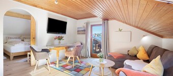 Apartment 'Haus Bergliebe - Zugspitzblick' with Mountain View, Balcony and Wi-Fi