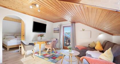 Apartment 'Haus Bergliebe – Zugspitzblick' mit Bergblick, Balkon und WLAN