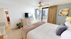 Tabla de planchar con plancha, wifi gratis y ropa de cama 