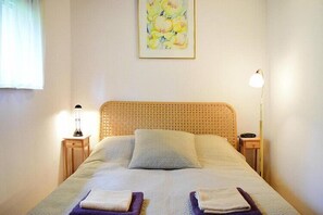 Bed sheets - Lakeside holiday home with private garden (Koleczkowo)