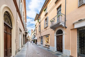 Exterior - Hostdomus - La Scala (Alba)