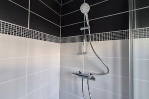 Shower - Terraced Country House near Sea (Plurien)