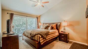 Townhome, Multiple Beds, Patio, Golf View (Meadow Lake Townhouse) | 2 bedrooms, individually decorated, individually furnished, desk