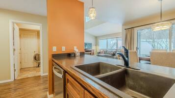 Townhome, Multiple Beds, Patio, Golf View (Meadow Lake Townhouse) | Interior