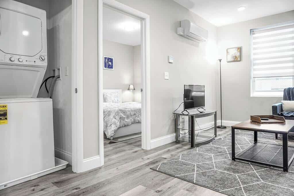 1 slaapkamer, een strijkplank/strijkijzer, wifi, beddengoed