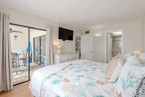3 bedrooms, Internet, bed sheets - 🌊Beachfront with Great Gulf Views | Easy Beach Access | Carlos Pointe #624⛱️ (Fort Myers Beach)