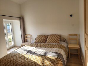 WiFi, bed sheets - Gîte de Vouhé near Surgères apartment 2 (Vouhé)
