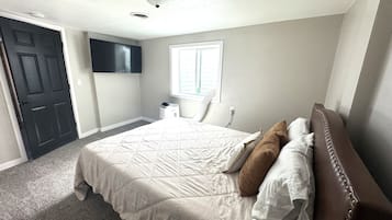 2 chambres, fer et planche à repasser, Wi-Fi, draps fournis