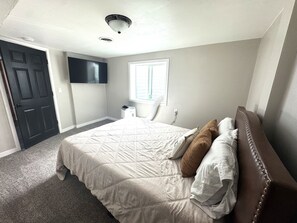 2 chambres, fer et planche à repasser, Wi-Fi, draps fournis