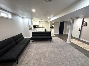 TV - Suites  #2 (Pekin)