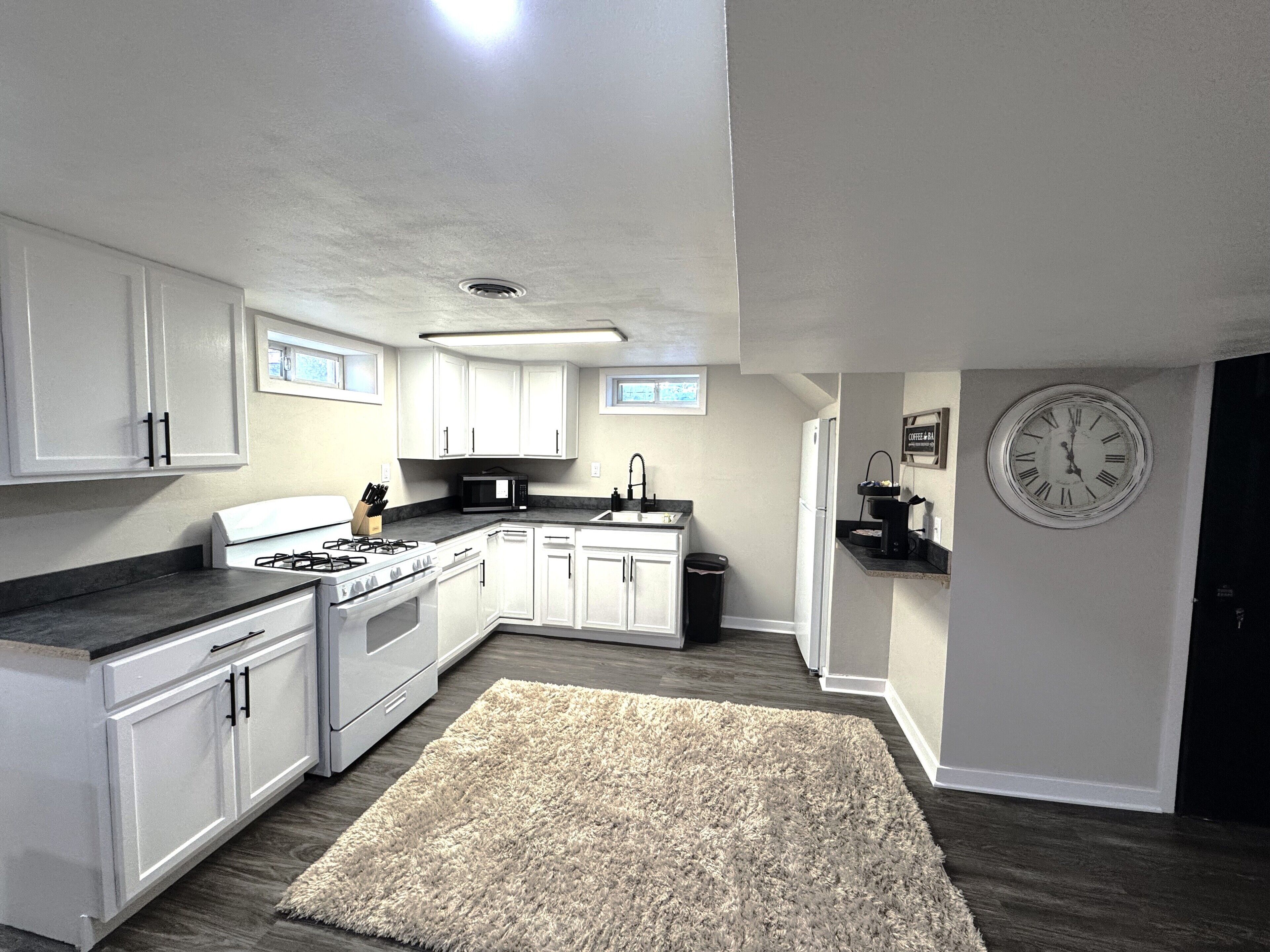 Micro-ondes, four, plaque de cuisson