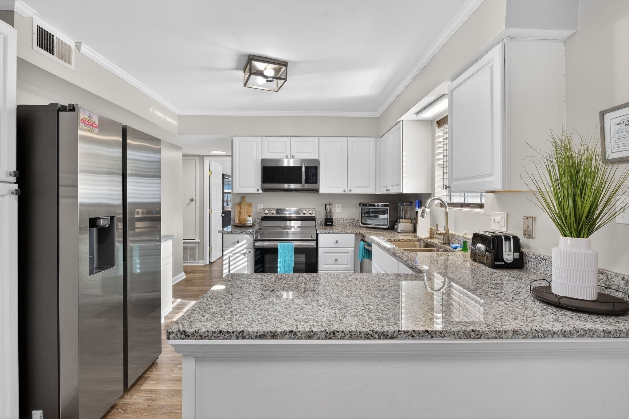 Kühlschrank, Mikrowelle, Ofen, Geschirrspüler