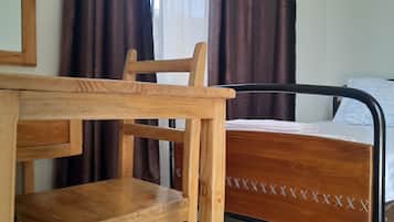 Double or Twin Room | Laptop workspace