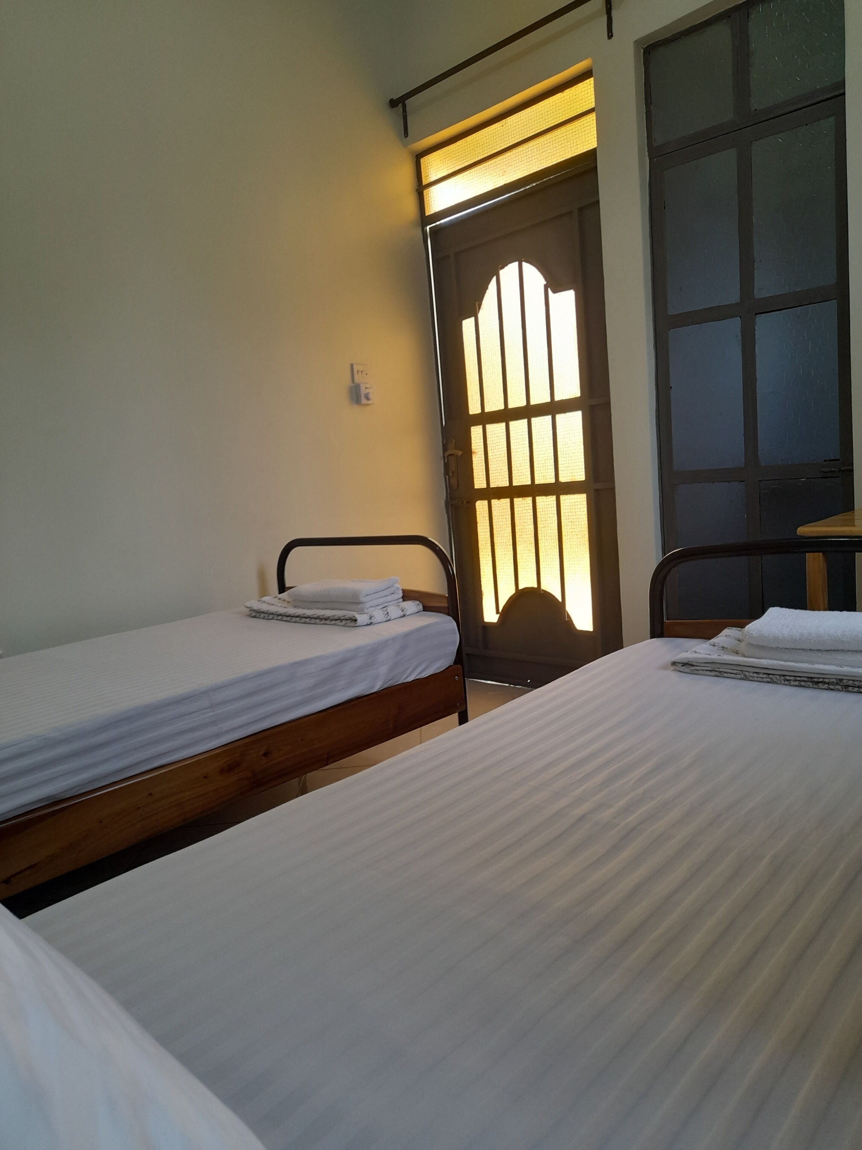 Double or Twin Room | Laptop workspace