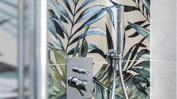 Kädessä pidettävä suihkupää