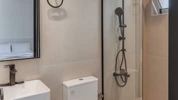 Studio | Bathroom