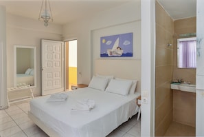Iron/ironing board, free WiFi, bed sheets - Sunny Vibes Stalis by Estia (Stalida)