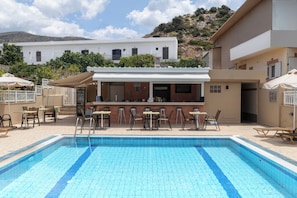 Poolside bar - Sunny Vibes Stalis by Estia (Stalida)