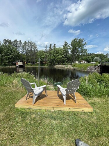 Peaceful 2-bedroom cabin near charming Voyageurs National Park