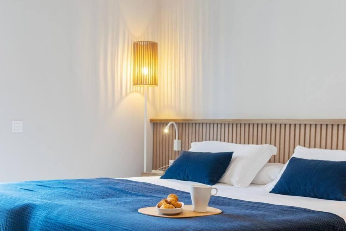 Double Room, Balcony, City View | Desk, free WiFi