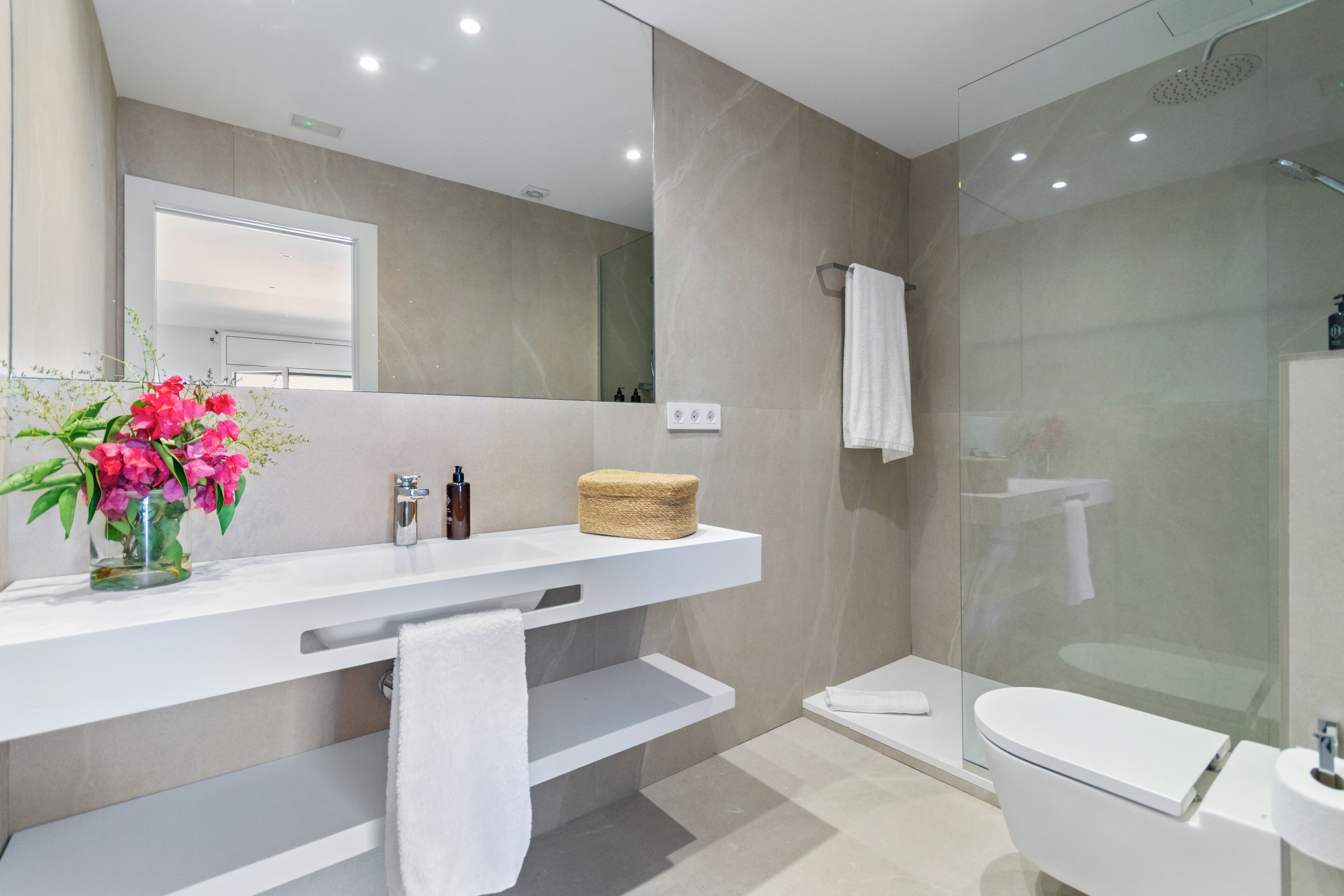Chambre Double, balcon (1) | Salle de bain