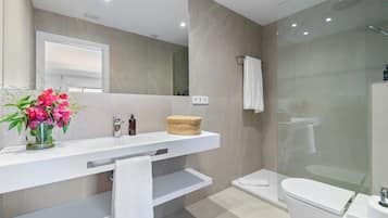 Chambre Double, balcon (1) | Salle de bain