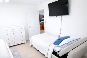2 Schlafzimmer, Bügeleisen/Bügelbrett, kostenloses WLAN, Bettwäsche