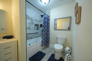 Poreamme, hiustenkuivaaja, pyyhkeet, saippua