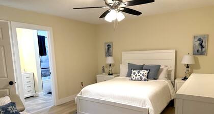 E&A SouthWest Miami Rentals - Breeze Studio