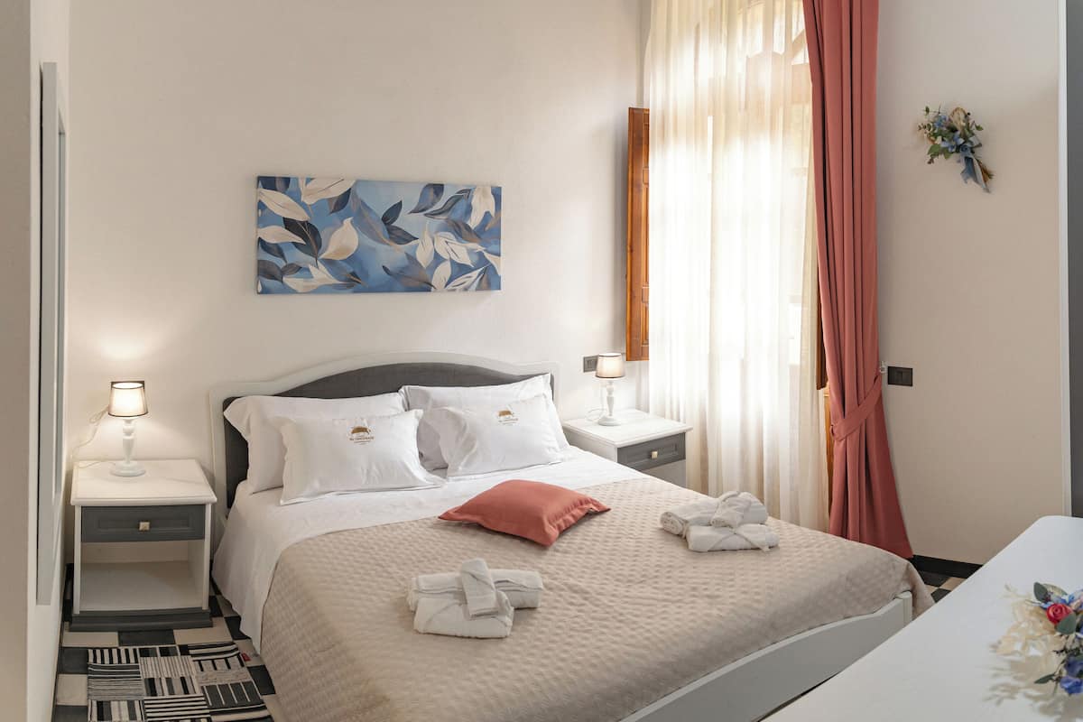 Classic Double Room, Mobility Accessible | Minibar, in-room safe, desk, WiFi (free)