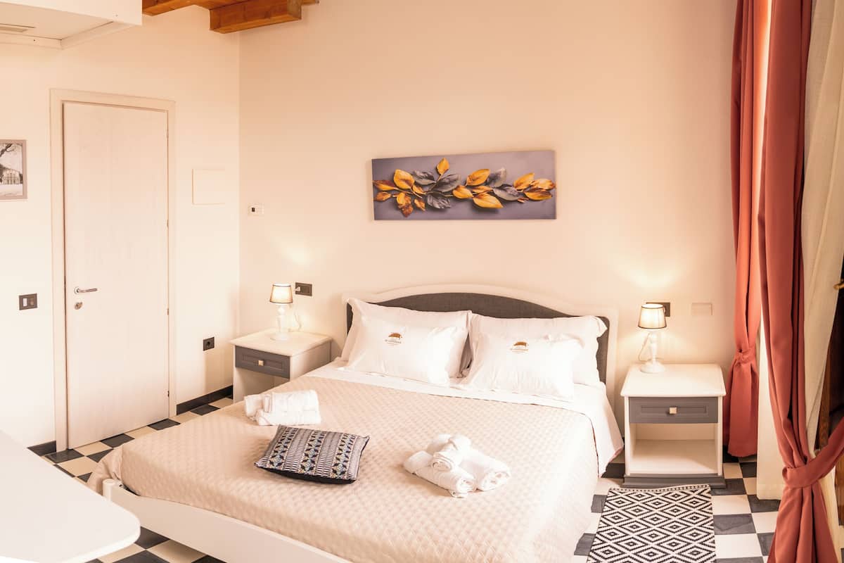 Kahden hengen deluxe-huone, näköala pihalle | Ilmainen Wi-Fi