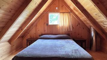 1 bedroom, bed sheets