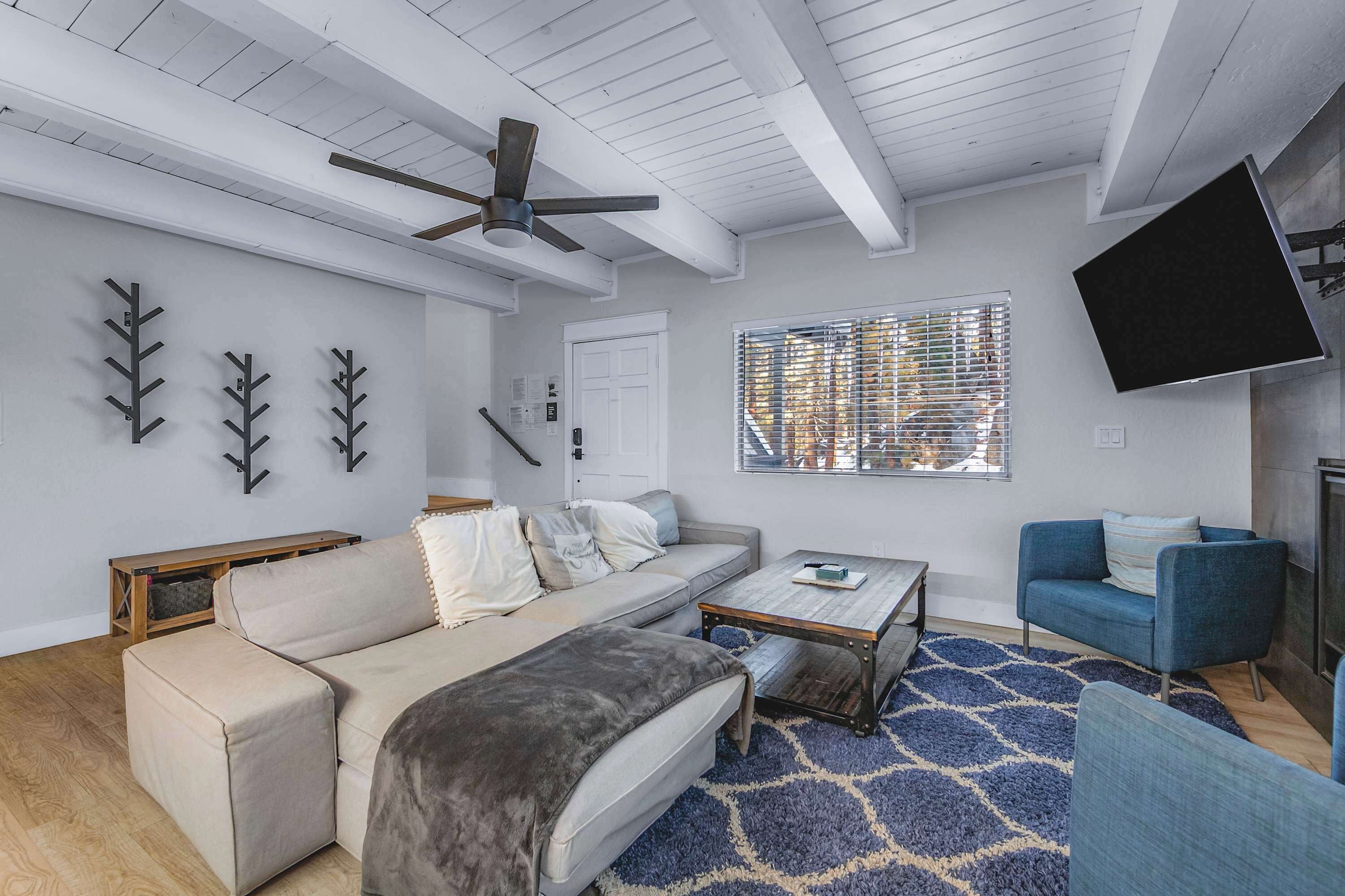 Apartment, Berbilang Katil, Hot Tub, Mountain View (Zephyr Chalet) | Ruang tamu