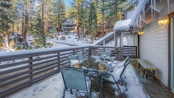 Apartment, Multiple Beds, Hot Tub, Mountain View (Zephyr Chalet) | Outdoor dining