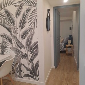 1 chambre, fer et planche à repasser, lit parapluie, Wi-Fi gratuit