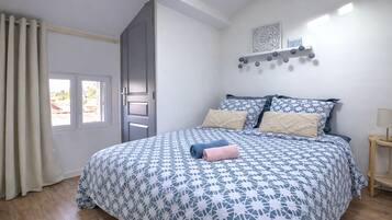 1 bedroom, iron/ironing board, travel cot, free WiFi