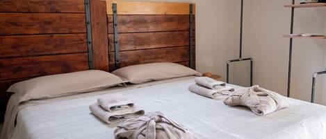 Suite Studio Confort, 1 lit double, cheminée, vue montagne