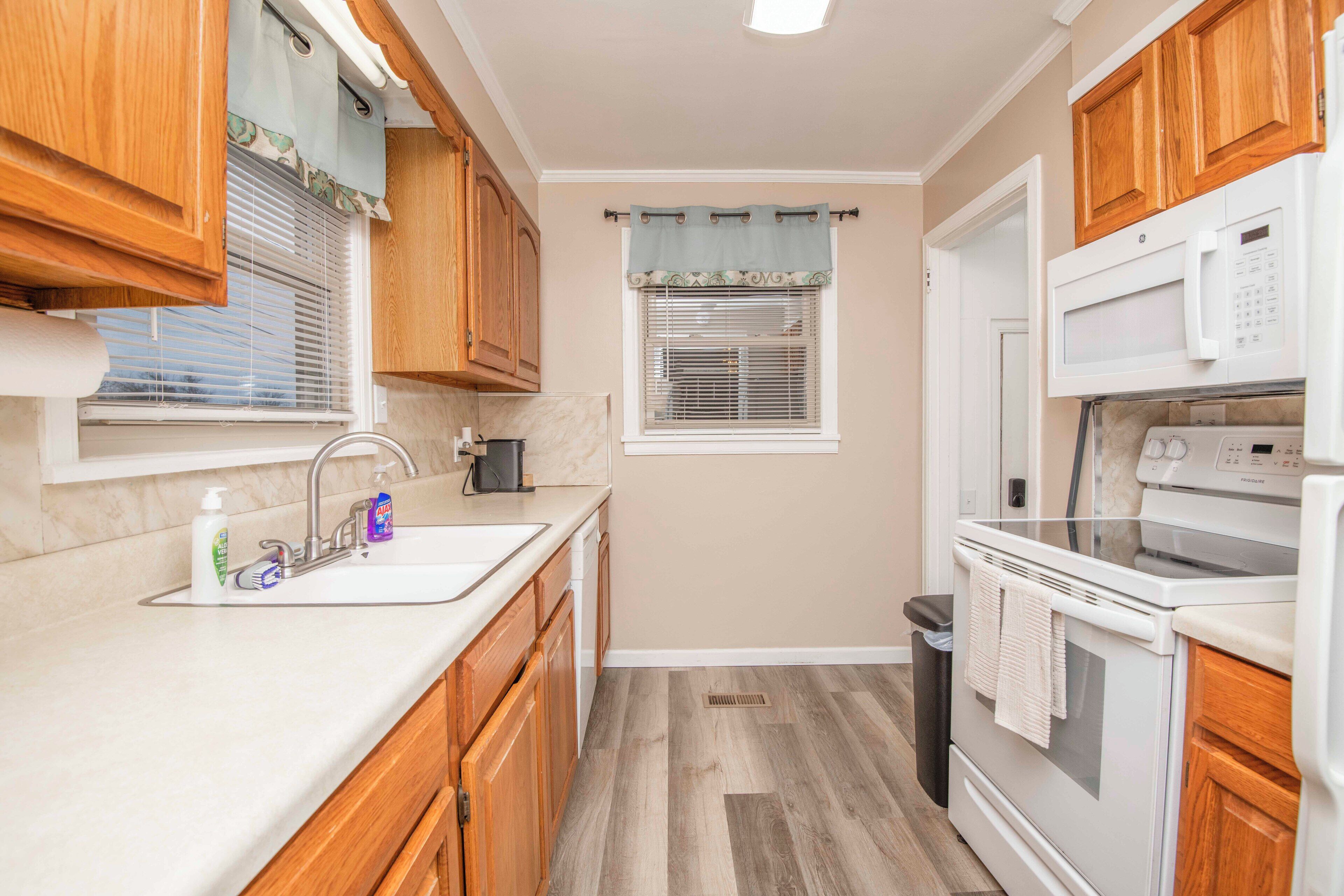 Microwave, oven, stovetop, dishwasher