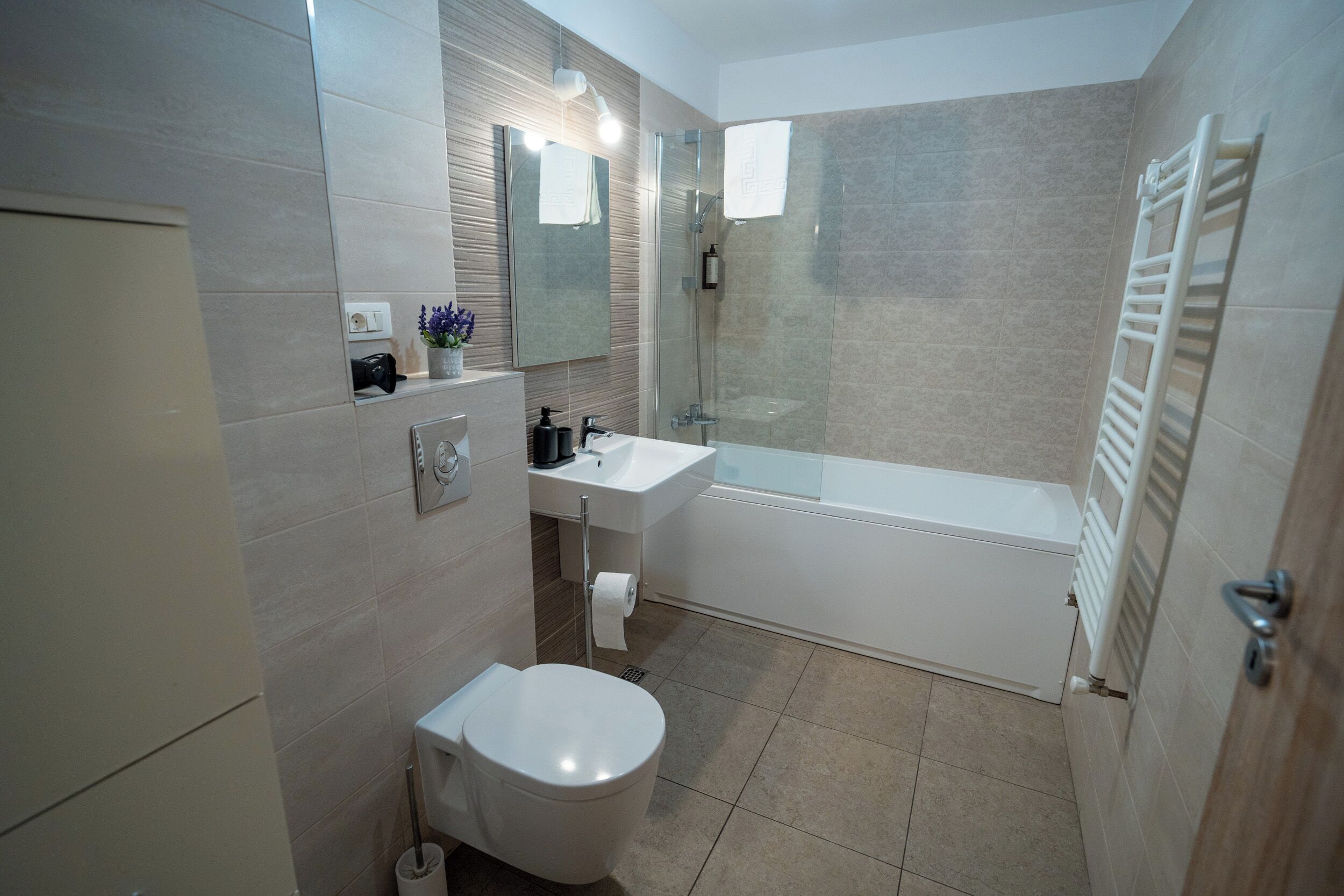 Apartament, balcó, vistes a la ciutat | Bany | Assecador de cabells, tovalloles, sabó i xampú 