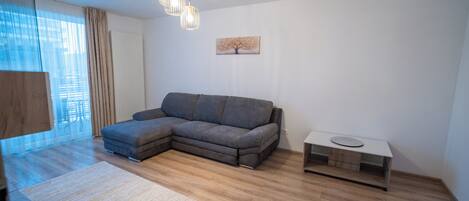 Apartment, Balcony, City View | Living area